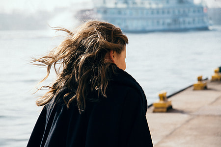 Girl on the pier thumbnail