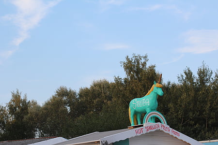 teal horse statue thumbnail