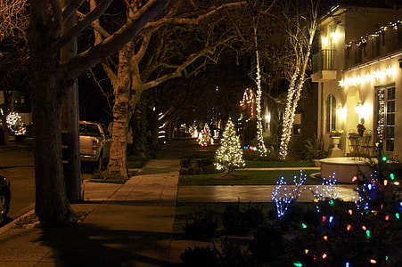 Willow Glen Christmas Lights in San Jose, California thumbnail
