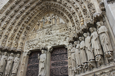 gray concrete statues thumbnail