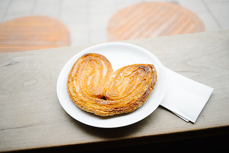 Palmier on plate thumbnail