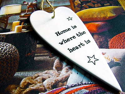 white heart pendant thumbnail