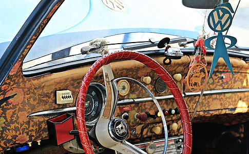 red and white steering wheel thumbnail