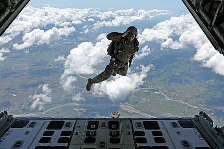 sky diver jumped on air thumbnail