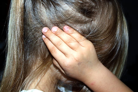 girl brown hair thumbnail