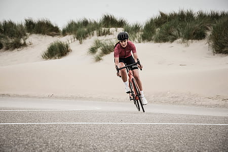 Girl on racebike thumbnail