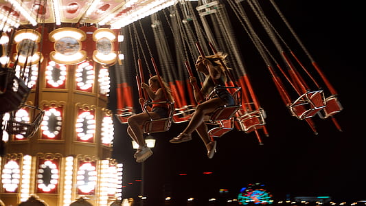 amusement park during nitght time thumbnail