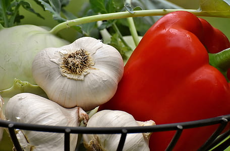 garlic and bell pepper thumbnail