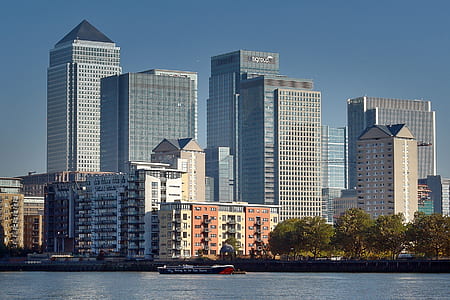 skyline photography of buildings of city thumbnail