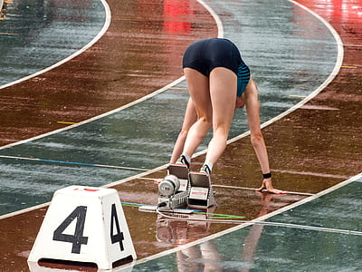 woman on running track thumbnail