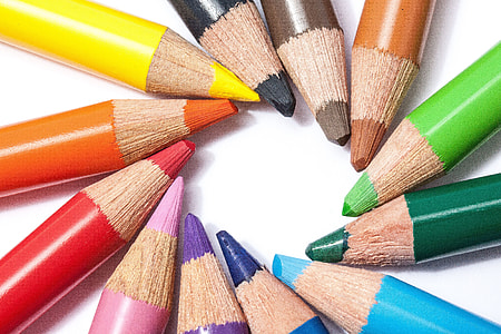 close up photography of color pencils form of circle thumbnail