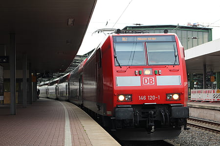 red and gray DB train near station thumbnail