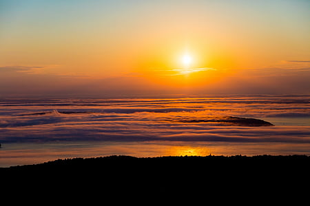landscape photography of beach side with sun thumbnail
