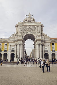 People Walking in Plaza thumbnail