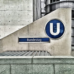 Bundestag Logo on Cement Wall thumbnail