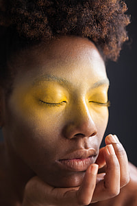 photo of person's face thumbnail