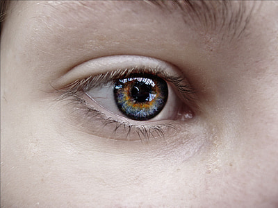 woman's eye thumbnail
