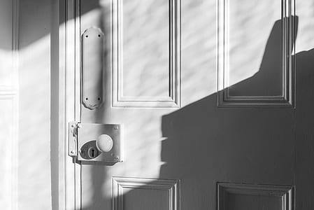 closed door thumbnail