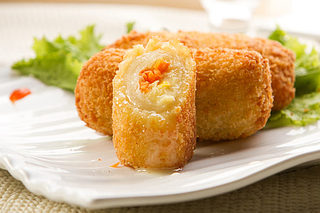 close-up photo of spring rolls with vegetable thumbnail