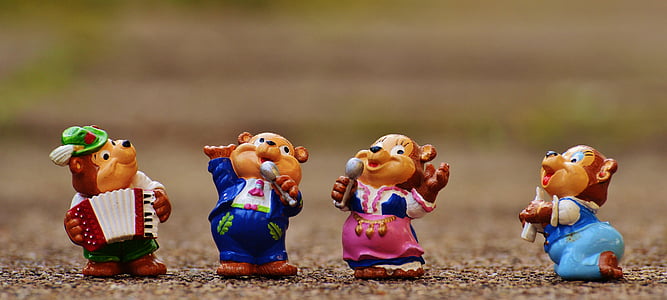 four chipmunk figurines thumbnail