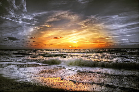 High Definition photography of sunset thumbnail
