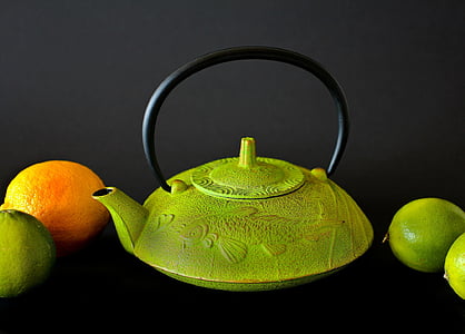 green kettle with lemons thumbnail