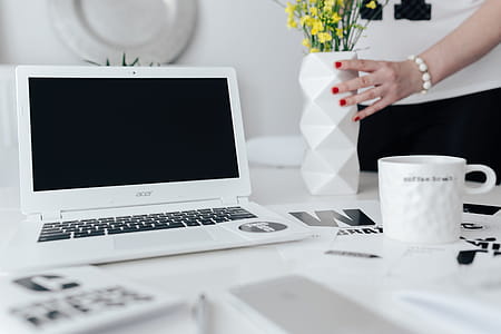 Workspace with yellow flowers thumbnail