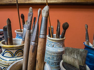 assorted paintbrush lot on container thumbnail