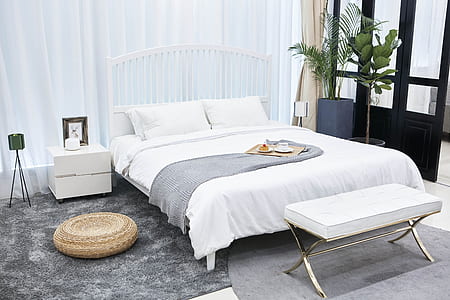 white quilt set thumbnail