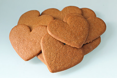 heart-shaped brown cookies thumbnail