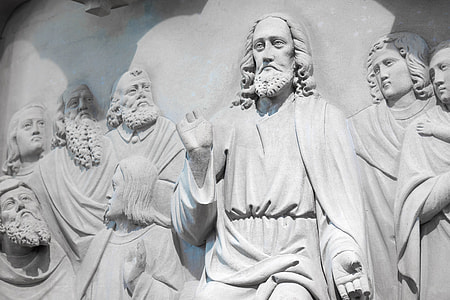 man standing statue thumbnail