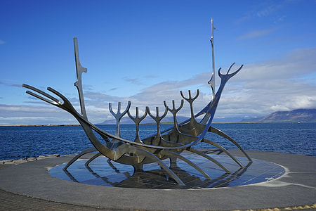 stainless steel boat monument thumbnail