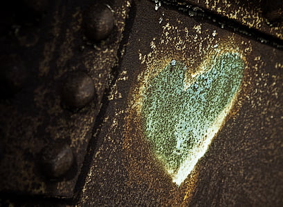 brown metal frame with heart painting thumbnail