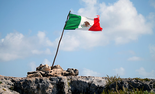 flag of Mexico on cliff thumbnail