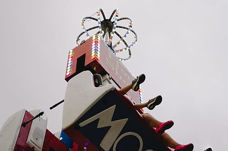 store signage thumbnail