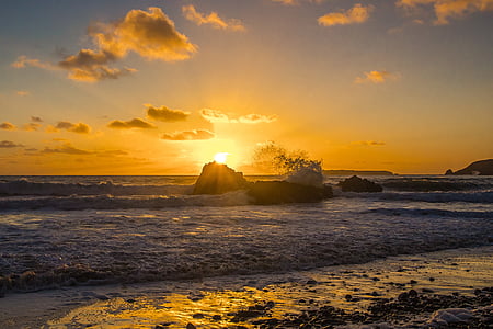 photograph of island during golden hour thumbnail