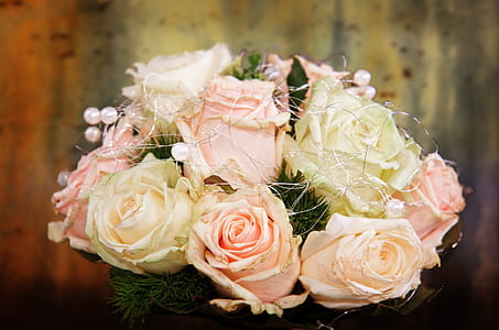 pink and yellow rose bouquet thumbnail