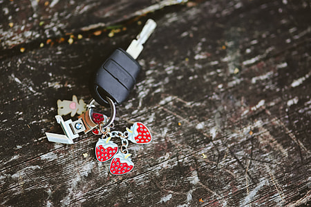 key ring with strawberries thumbnail