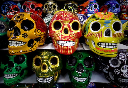 Seven Assorted-color Skullcandy Figurines thumbnail