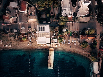 aerial view photography of city thumbnail