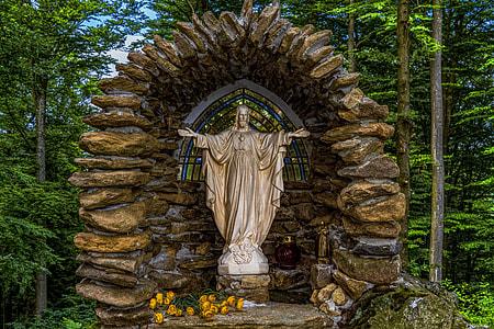 closeup photo of religious statue thumbnail