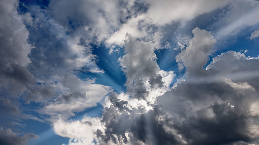 crepuscular rays thumbnail