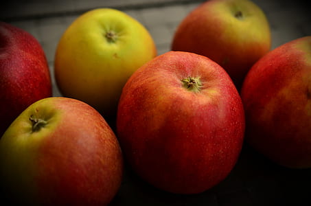 close-up photo of six red apple fruits thumbnail