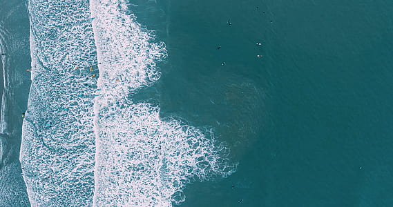 body of water waves thumbnail