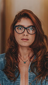 portrait photo of a woman thumbnail