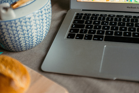 Macbook Air detail thumbnail