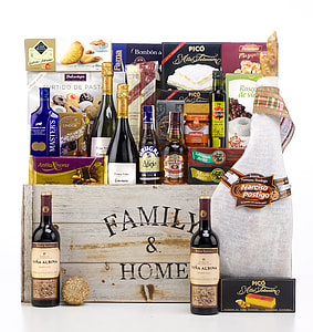 Trunk Of Christmas, Christmas Hamper thumbnail