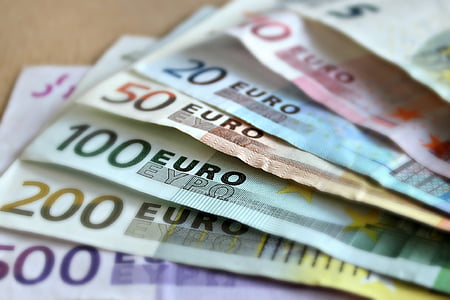 10, 20, 100, 200, and 500 Euro banknotes thumbnail