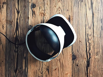 white and black Sony PS4 VR hearset thumbnail