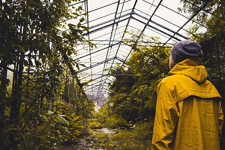 woman on grow tent thumbnail